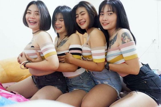 ladyonly2020's tweet photo. เลือกได้1 ถ้าพี่ไหวก็4 https://t.co/qM1iMVve2V