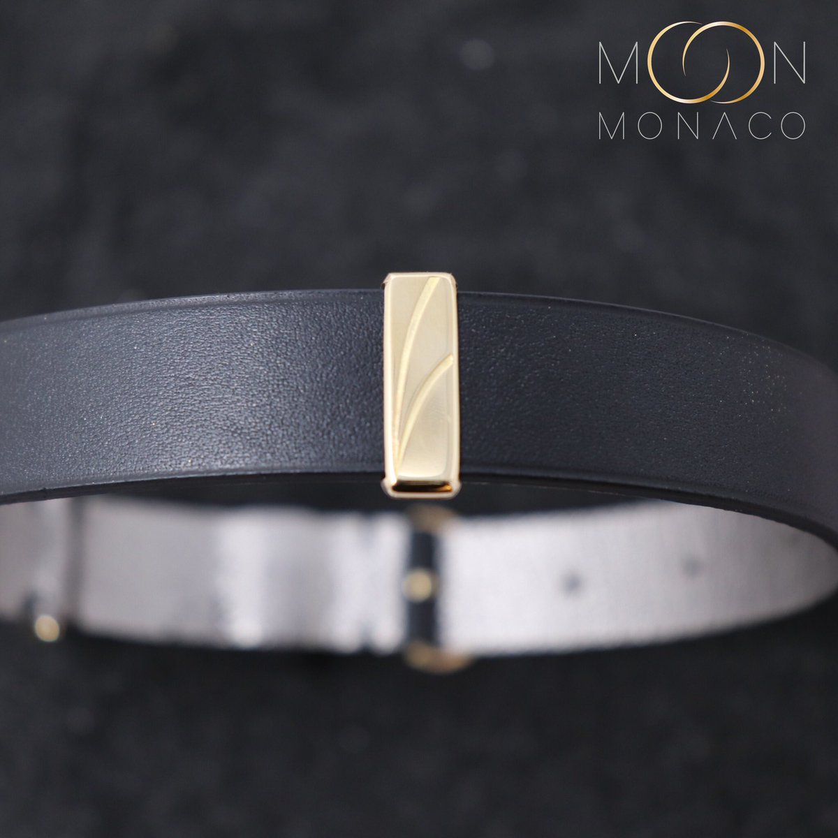 moon_monaco's tweet photo. When Fine Jewellery meets Pet Accessories
Artisan-made dog collars by MOON MONACO ™

#dogsoftwitter #DogLovers #FashionForPets #MoonMonaco #FineJewelleryForPets #18CaratGold #Leather #Handmade #Celestial #SlimModel #Monaco #Design #Puppy #Dog #Cat #Notforhumans #Artisan https://t.co/hsaGTtMnA5