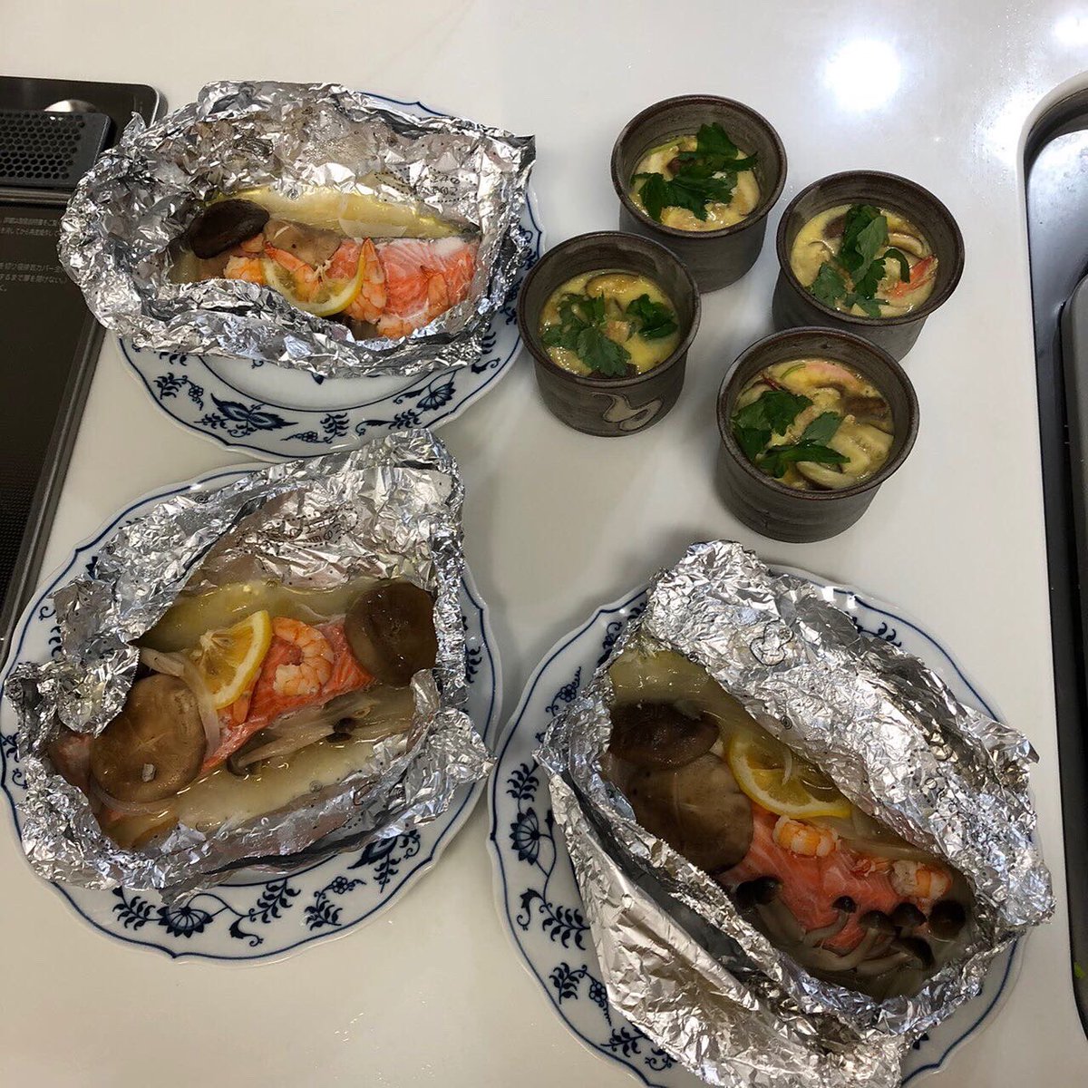 NatsumiBAYPRIDE's tweet photo. 👩🏽🍳IRIS cooking第一弾👩🏽🍳🌺
.
★旬の生鮭を使ったホイル焼き
★お手製茶碗蒸し
.
食べる前は200mlのお水を飲んでから
汁→野菜→メインと摂取します🍽
腹八分目でお腹いっぱいになるので是非試してみてください🌈
.
#IRISSTYLE
#cheerleader #料理女子 #デュアルキャリア #夢 #キャリア #花嫁修行 https://t.co/Suczj7a47f