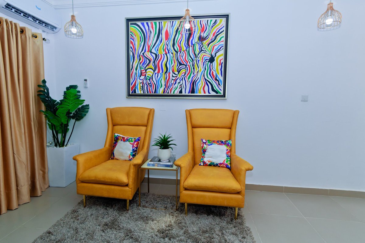 FlipscriptEnt's tweet photo. May we introduce you to our @FlipscriptEnt new creative office space and studio. Flipscript entertainment is focused on ensuring we give our clients the best experience and service.
#flipscriptstudios #flipscript #movieproduction #tvcommercials https://t.co/frAAcaUnks