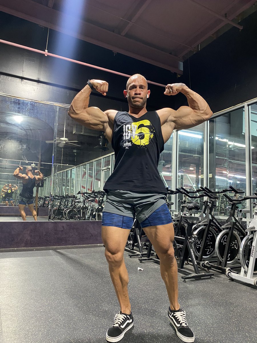 Good morning Twitter... #fitspo <a href="/MilMuscleinc/">Military Muscle</a> <a href="/muscles2016/">Luciana Esquilin</a>