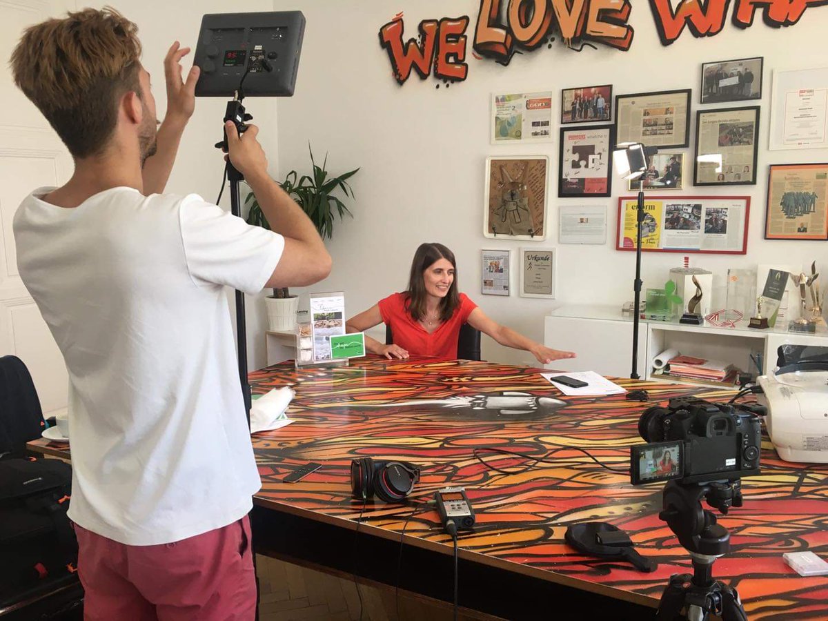 whatchado's tweet photo. Vor kurzem zu Gast im whatchado Office: @LenzingGroup mit coolen Lehrlingsstories!!

Gemeinsam machen wir jungen Menschen Mut und zeigen auf, dass noch genug Unternehmen auf der Suche sind!

Die Zukunft ist jetzt!

#hr #genz #lehrlinge #employerbranding #story #storytelling https://t.co/51WOtNwKBa