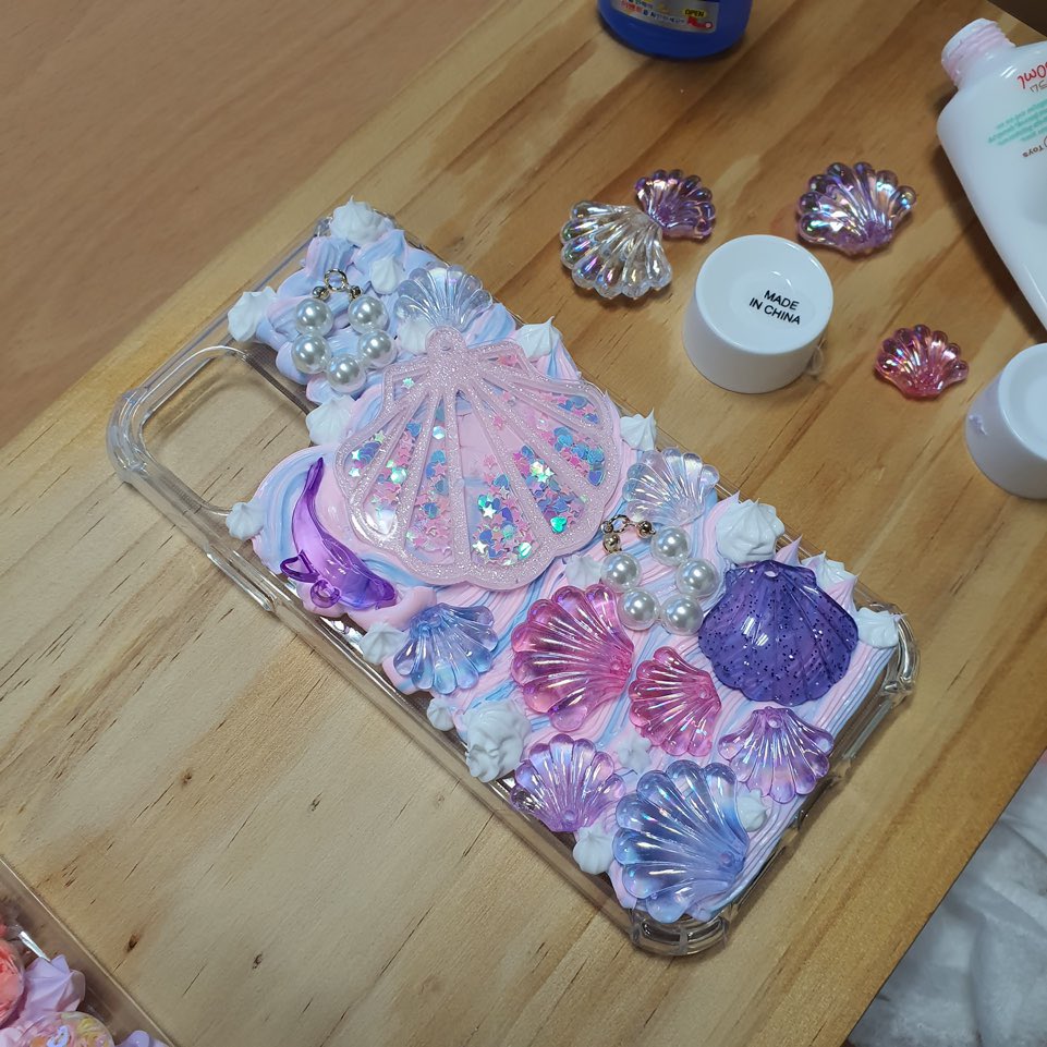 MMLDxYeonHa's tweet photo. Jane should start selling her DIY. These all look great tho.

#MOMOLAND #JANE https://t.co/Y2sdUnxdHY