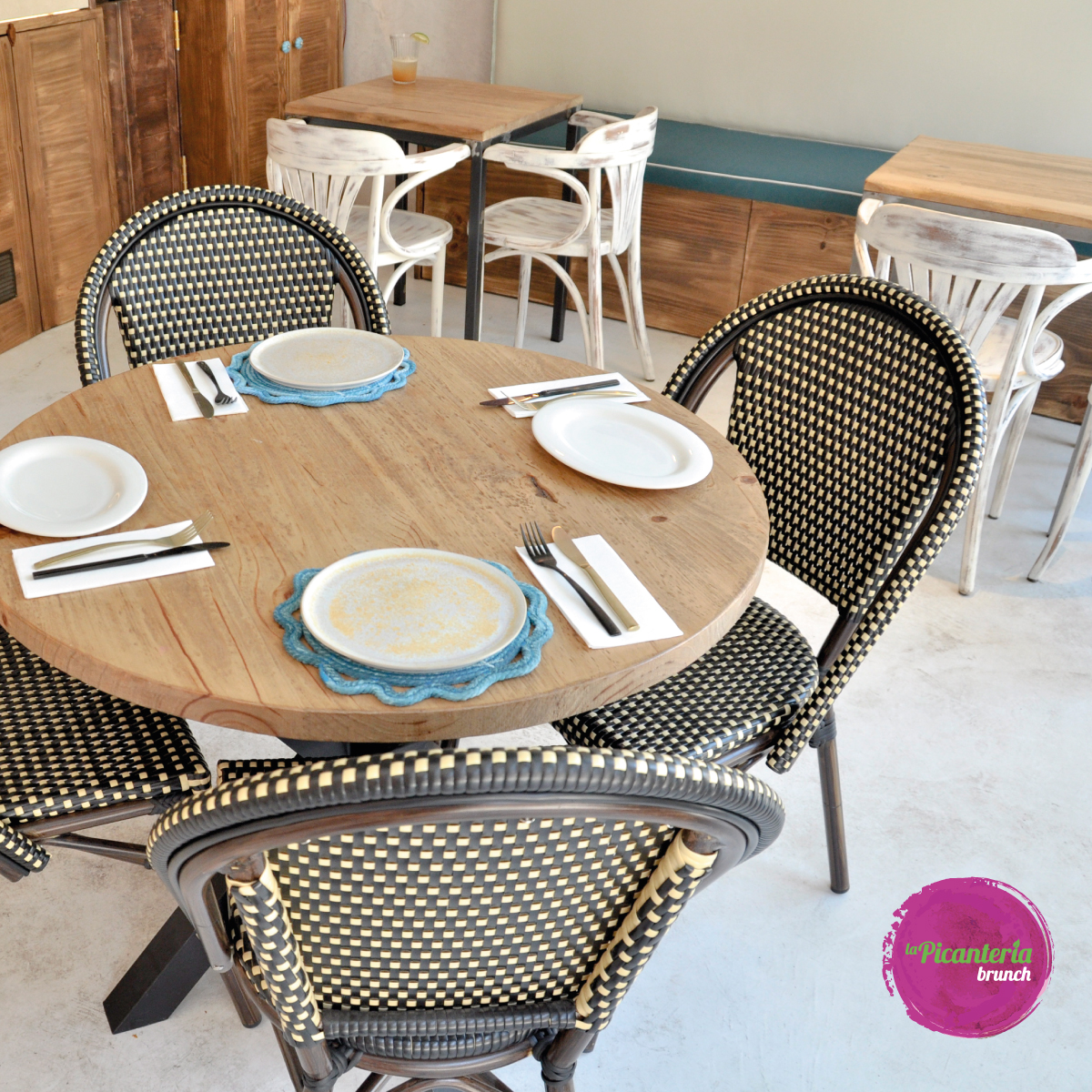 lapicanteriabcn's tweet photo. Your friends &amp; brunch = perfect combination for any day of the week ...

Who will come with you to #lapicanteriabrunch today? Our Bills Ricotta Pancakes, Waffles, Brownies, and many more delights are waiting for you.

Brunch #vibes in your favorite Brunch in Poblenou! https://t.co/lV1p768wrf