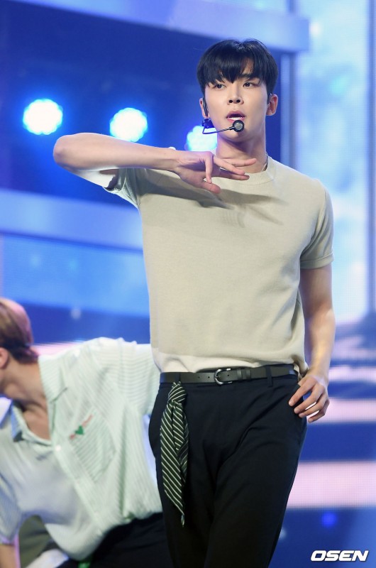 Kkorepo's tweet photo. 「PHOTO@ソウル」＃SF9、「SHOW CHAMPION」出演…華麗なステージ公開　
https://t.co/xKyuG0Zqbs https://t.co/0EGMkBMc1e