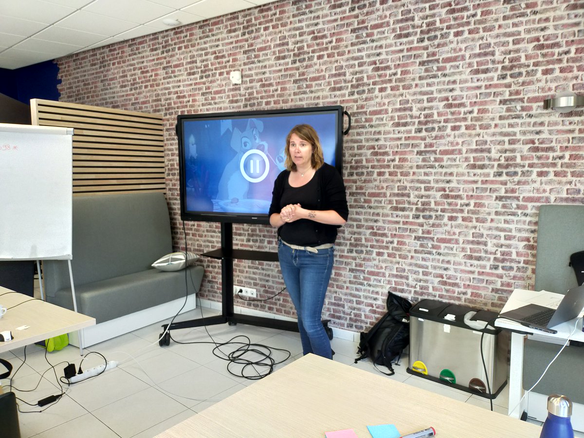 Le workshop du jour est dédié à la communication : on parle de ton, d'égérie, d'one liner.
Journée aux Essarts à la <a href="/LA_FABRIK_3/">LA FABRIK 3.0</a> et shooting photo pour les startups, si vous ne connaissez pas encore le lieu, on vous le conseille ! <a href="/ccivendee/">CCI Vendée</a> <a href="/Startup_Palace/">Startup Palace</a>