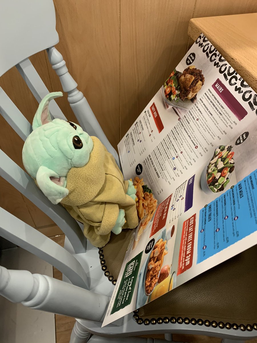 Jooberloober's tweet photo. In Morrison’s Cafe with Sachan & Baby Yoda #Morribobs #BabyYoda https://t.co/xf2mQbO6I4