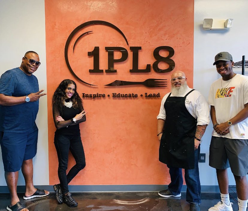 MimiMala1's tweet photo. NEW RELEASE!!🔥🔥
https://t.co/d4KLDNRA51
#stayhealthy 
Thank you to our special guest Chef Rich for joining #PeaceOnTheStreetsRadio family! Giving us incredible food insights that you must know! Private meals, what to consume- @1pl8chef 
#Suscribe
https://t.co/1qtKYJxf85 https://t.co/KfnvBRafig