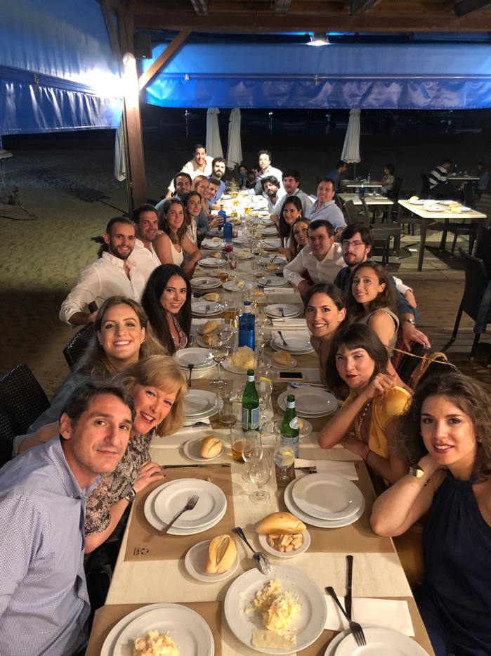 CirugiaBucalSev's tweet image. El pasado 27-28 de junio celebramos las I Jornadas científicas y de convivencia del Equipo #CirugíaBucalSevilla en el Hotel @PreciseRompido, donde alumnos y profesores compartimos un intenso día de formación y esparcimiento.

¡Muchas gracias a todos los que asististeis!