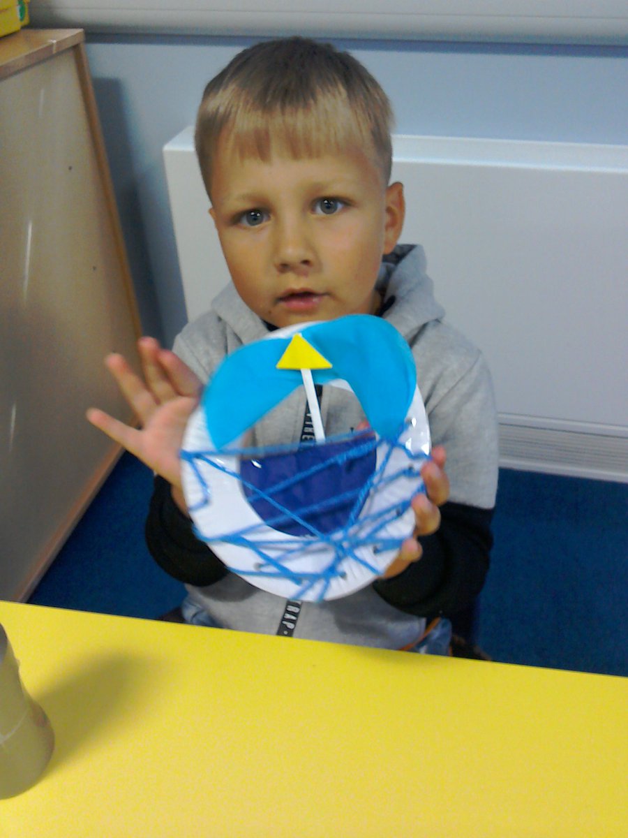 mrssketchmps's tweet photo. Sorry for late post Hudl hasn't been working but look at these fabulous weaving waves! #mps year 1 https://t.co/KrFExhEWjK