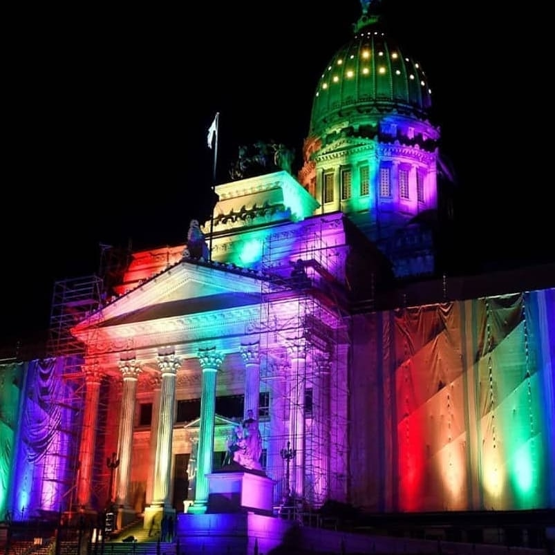 CbaDiversa's tweet photo. 👉Un día como hoy, hace 10 años, Argentina se convertía en el primer país latinoamericano en reconocer el derecho al casamiento entre personas del mismo sexo.
👉 La sanción de la ley 26.618 conocida como Ley de Matrimonio Igualitario sancionada por el Congreso Nacional. 🏳️‍🌈 https://t.co/nQkGDm0rzE