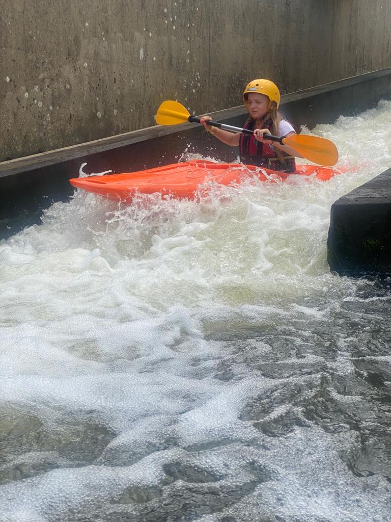 BennettDofE1's tweet photo. Just booked about 20 pool sessions @BowlesRocks for our Y9 Kayak Club, starting in term 1. Another 18 students learning new skills and having fun. Please support this fantastic, local outdoor centre. Lots of activities available.
@bennettmemorial @DofESouthEast @chrismagicianuk https://t.co/7SoDoINsJw