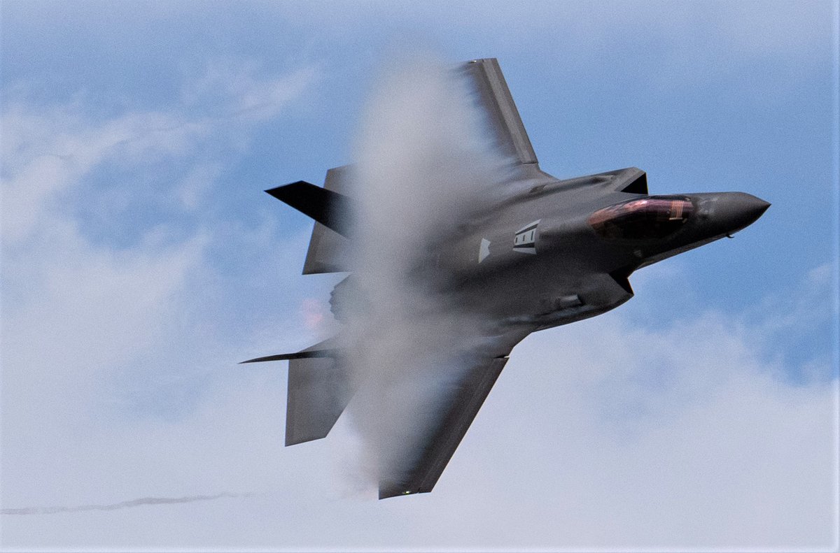 Military_Flight's tweet photo. The Air Force F-35A Demo Team will join the F-22A Demo and the #Thunderbirds July 22 as they perform over #Cheyenne (WY) during the Wings Over Warren #Airshow.
The event (10am-12pm) will be staged like a drive-in theater at #WarrenAFB and limited to 1450 vehicles. [Image: F35 DT] https://t.co/GGWlk7Xu6E