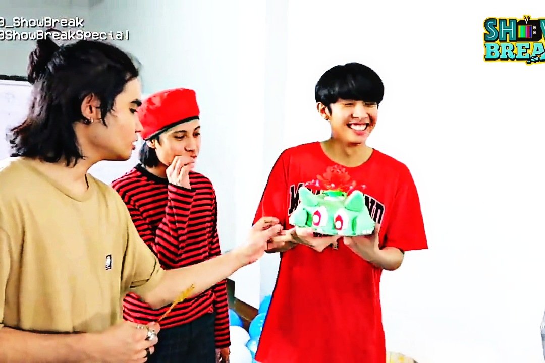 cssndra19's tweet photo. [07•14•20]
Showbreak Season 3:Ep. 8
Kentin  ft. The others HAHSHAHS

#SB19_KEN #SB19_JUSTIN #SB19DayChallenge15 @SB19Official #SB19 https://t.co/3zkfCobitK