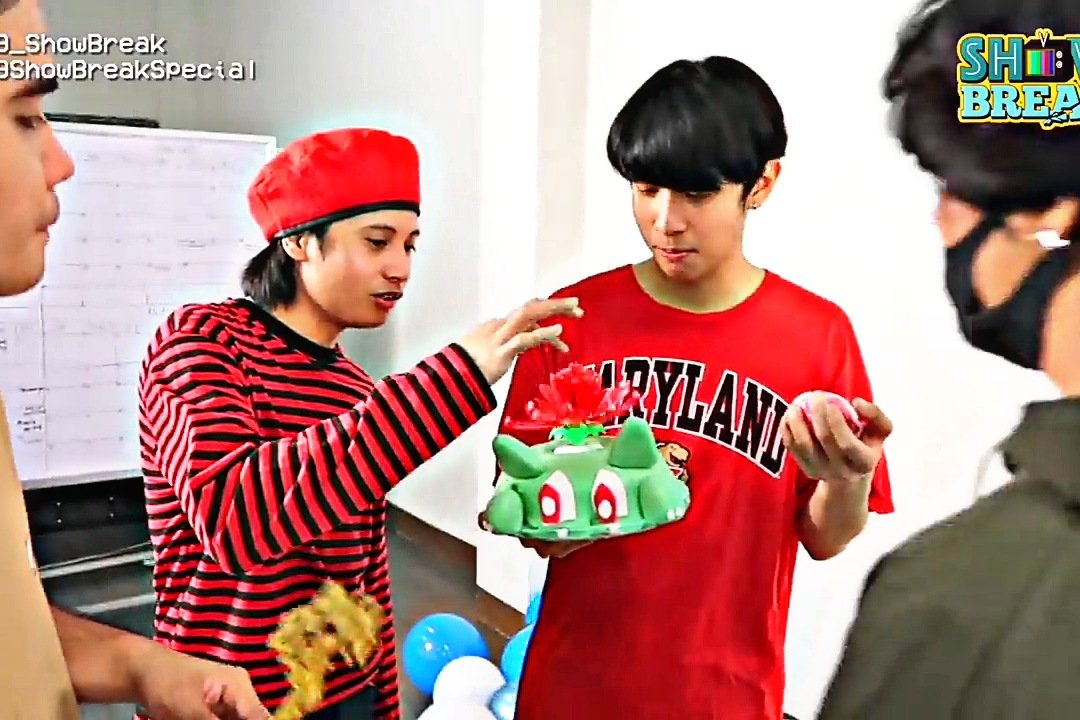 cssndra19's tweet photo. [07•14•20]
Showbreak Season 3:Ep. 8
Kentin  ft. The others HAHSHAHS

#SB19_KEN #SB19_JUSTIN #SB19DayChallenge15 @SB19Official #SB19 https://t.co/3zkfCobitK