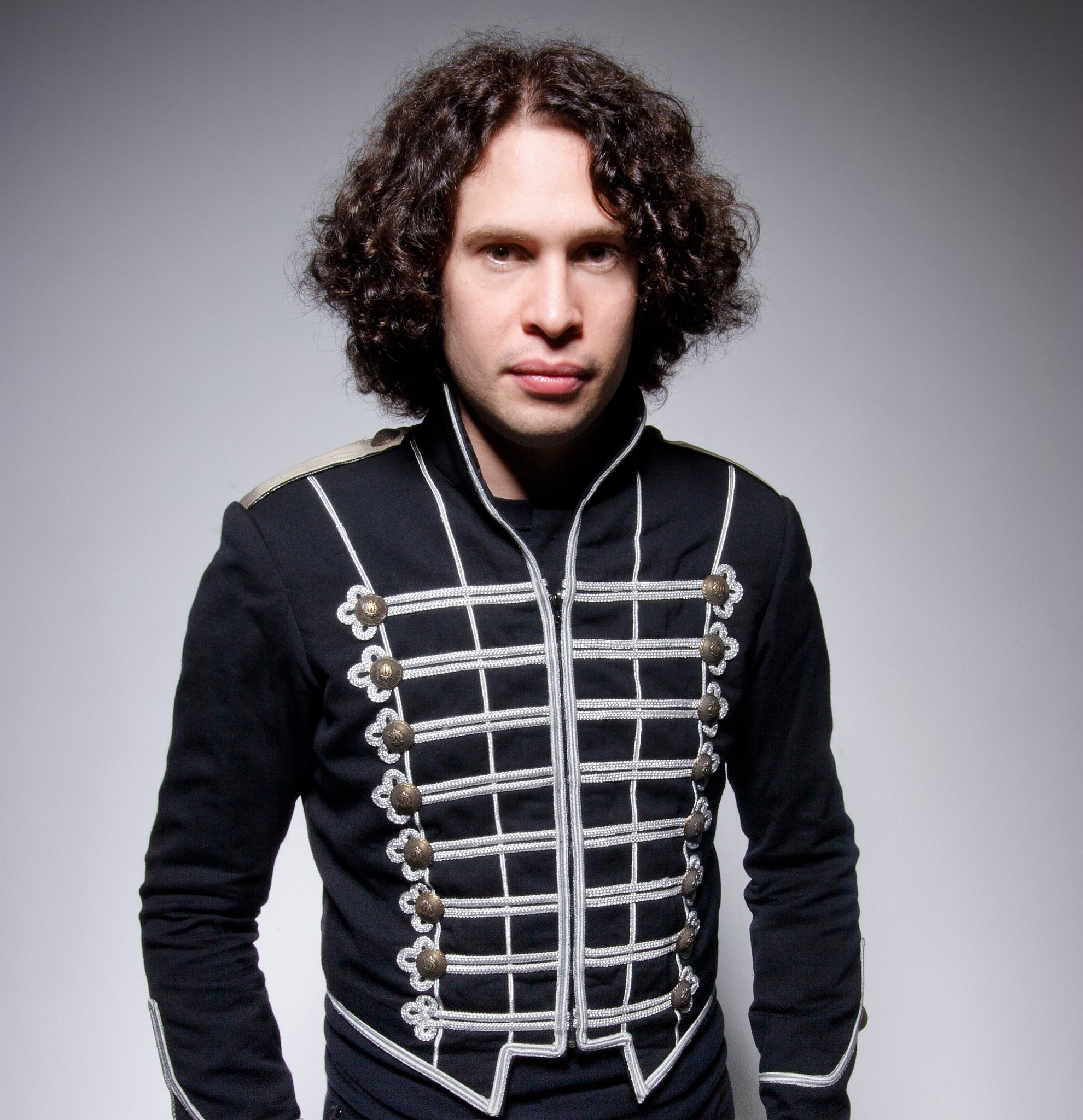 Wishing a very happy birthday to My Chemical Romance s guitar god Ray Toro! ( : 