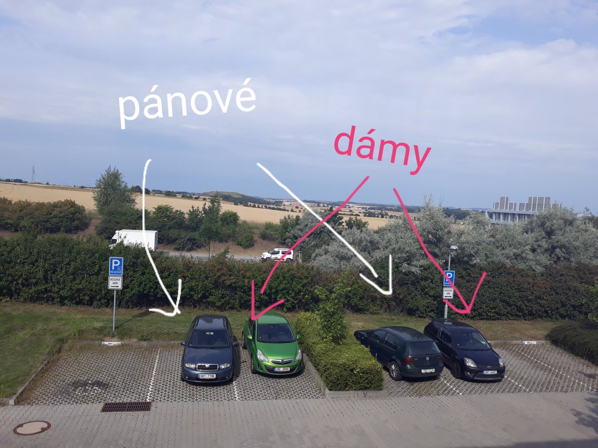 kapkejka's tweet photo. Parkování u #leJob
Ještě jednou budou mít kolegové kecy, že "ženský neumí řídit/parkovat"... 😈 https://t.co/EC6etOlSQT
