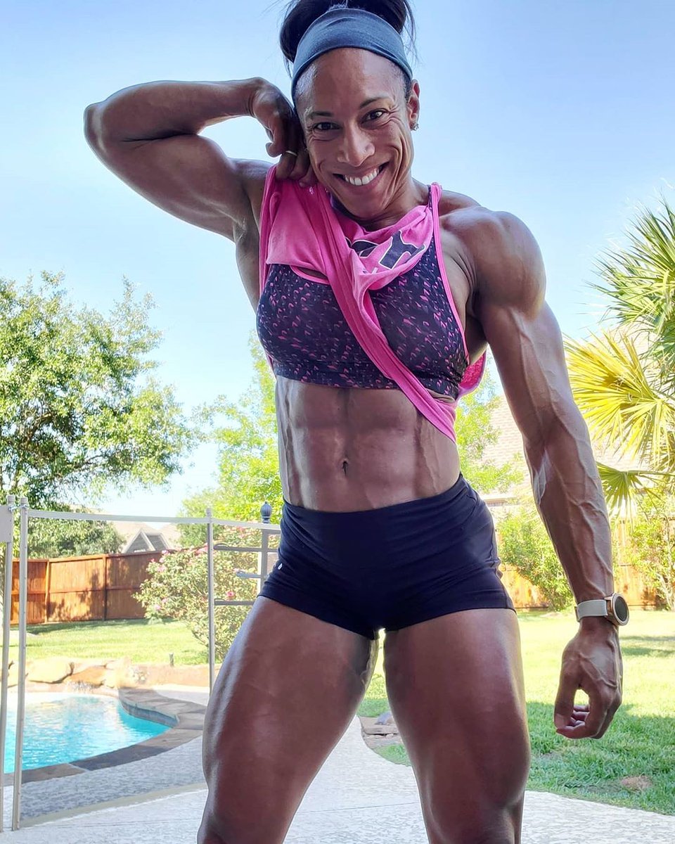 QueenMuscle's tweet photo. Asha ππͺπ½
#queenmuscle #femalebodybuilding #womenwholift #fitnessmotivation #gym #train #abs #ifbbpro #ifbb https://t.co/E3JxWopRsc