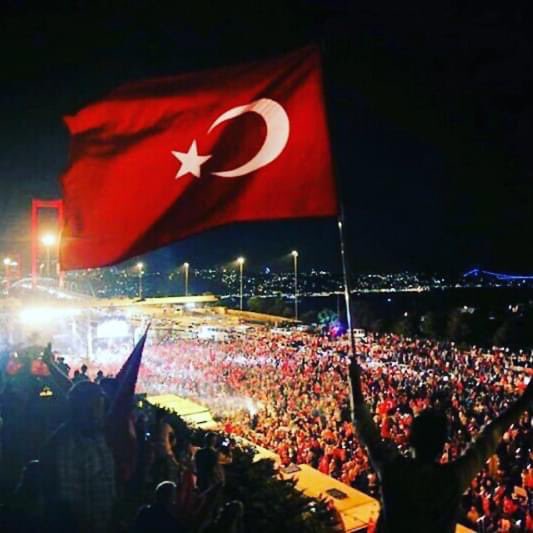 STOYDEMR's tweet photo. #15Temmuz 
Unutursak kanımız kurusun... https://t.co/MhBtgFI578