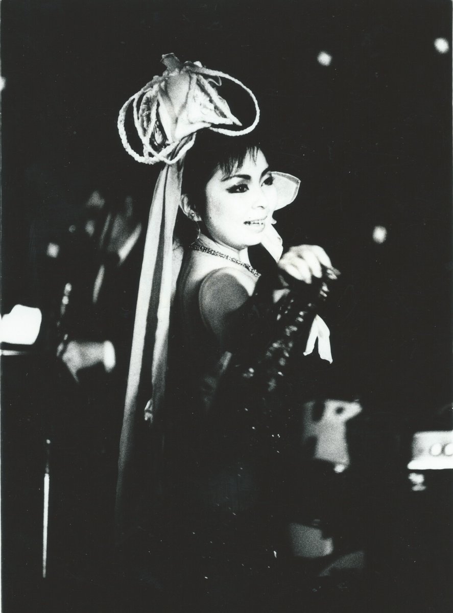 Erochica Bamboo そしてその時代錯誤な体型表情で面白い仕事が入るのであった ある踊り子を彷彿させると 日劇ダンサーのメリーローズ 春川ますみ 嬢にゆかりのある某社長さんから特別なお仕事を頂き まるでそれは映画プリティ ウーマンさながら Erochica Bamboo そしてその時代錯誤な体型表情で面白い仕事が入るのであった ある踊り子を彷彿させると 日劇ダンサーのメリーローズ 春川ますみ 嬢にゆかりのある某社長さんから特別なお仕事を頂き まるでそれは映画プリティ ウーマンさながら