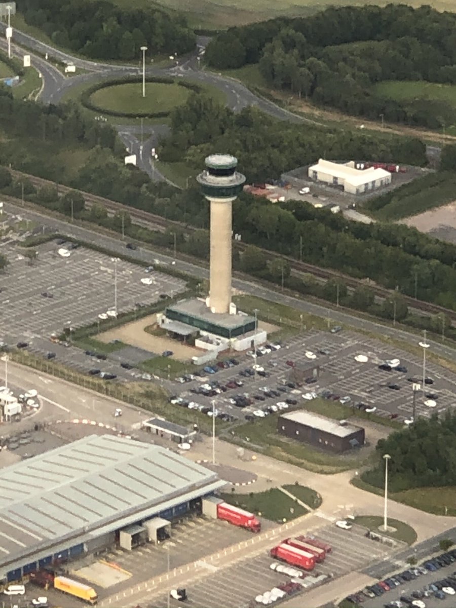 FlyingPigHelis's tweet photo. This photo was taken yesterday evening on a Navigation exercise with Student Mark.. but where is it? ☀️🚁
#WAWW #wherearewewednesday #quiz #think #pilotsview #photooftheday #bestview #helicopter #fun #Wednesdayvibes #pilotlife #cockpitview #fromthecockpit #instaquiz https://t.co/pagamS6D3h