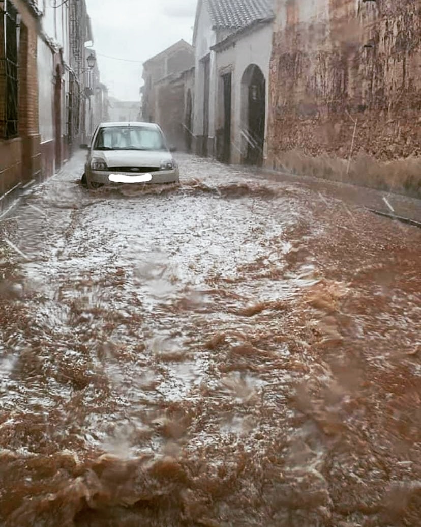 TurismoInfantes's tweet photo. Las lluvias llenaron las preciosas calles de nuestra localidad y a la ve nos dieron imágenes como estas 🌧📸

#Naturaleza #Lluvia #InfantesForjadoPorHidalgos #lospueblosmasbonitosdeespaña https://t.co/zjD0LddJSb