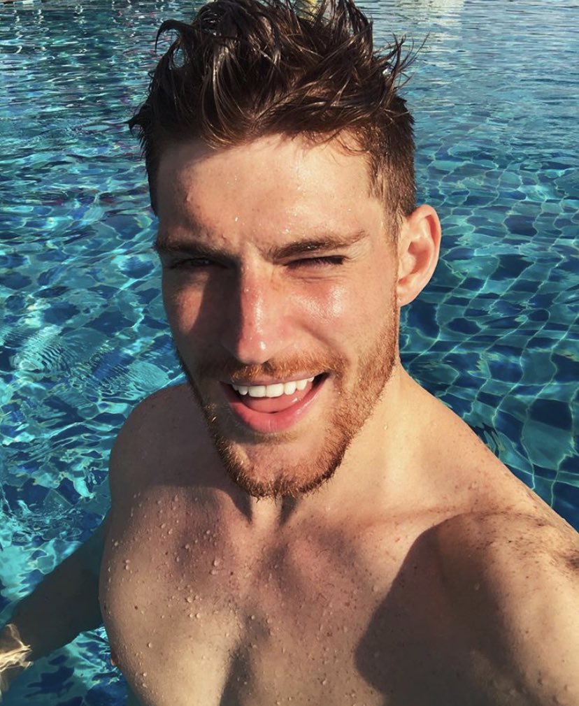 good morning 💚 i got to go for a morning swim, but forgot to put on sunblock 😔 sending this to precious so maybe she’ll hurry home from work to give me some extra kisses🥺