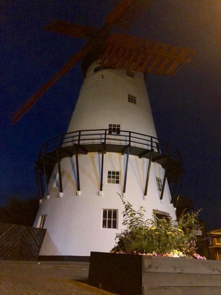 Marsh Mill in Thornton was built in 1794 and is still a beautiful Lady. 
I took these photos a couple of years ago. 
However always Magical on a calm bright moon evening 🥰 #marshMill <a href="/DiscoverWyre/">Discover Wyre</a> @MarshMillFriend <a href="/visitfyldecoast/">visitfyldecoast</a>