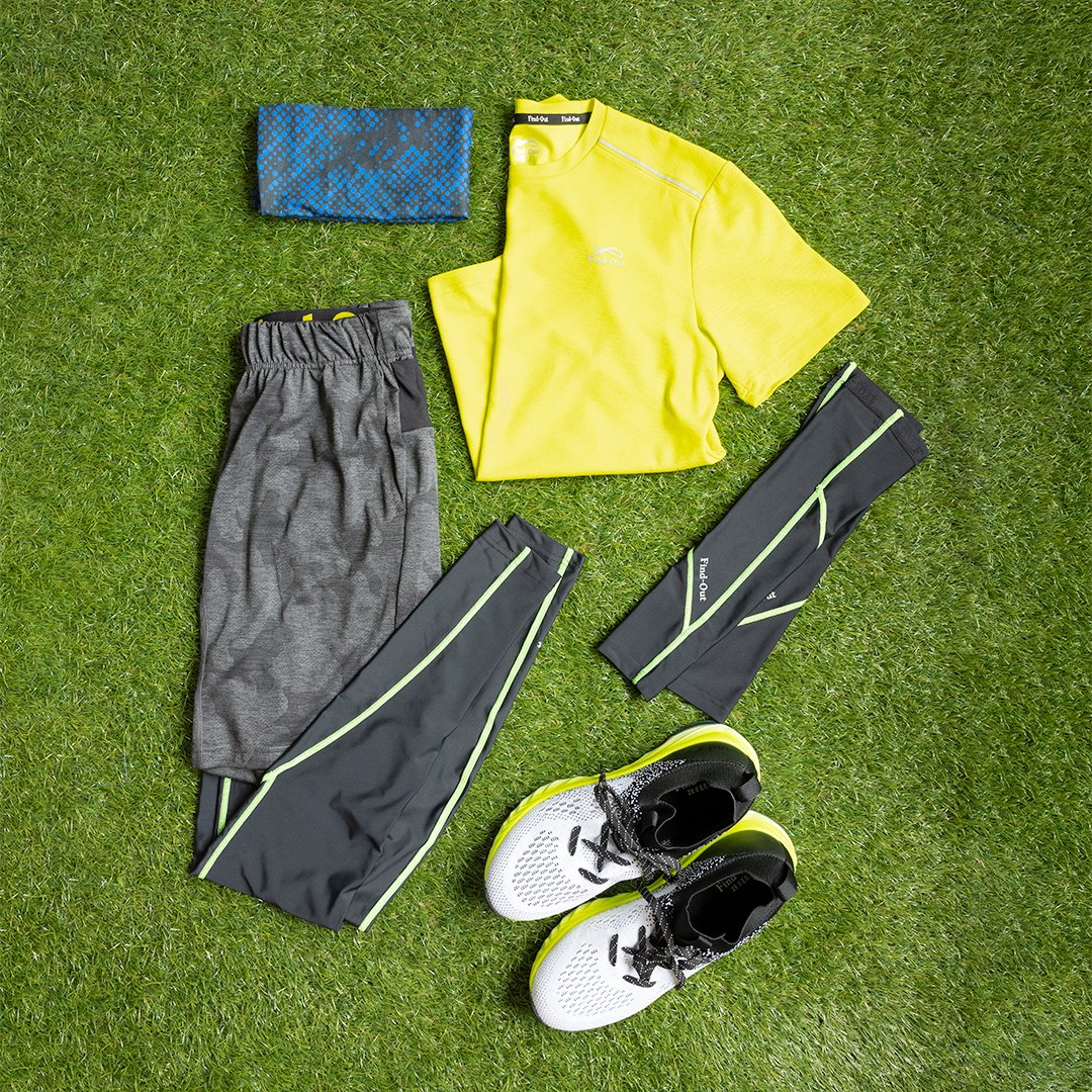 公式 ワークマン女子 ワークマンプラス Workman ランニングコーデのご紹介 上下にクールスリーブ レギンスを合わせて 2 758円 ランニング用に作られたtシャツは生地が薄く涼しいのでおススメ 高機能 低価格のウェアでジョギングも楽しみま