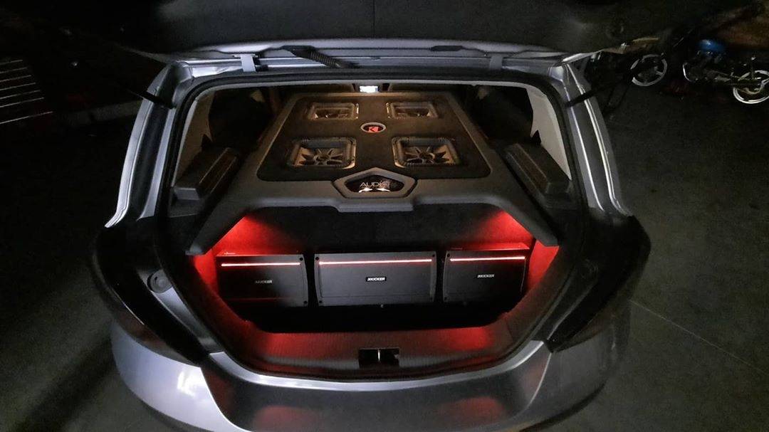 PASMAG's tweet photo. Audio Industries in South Africa built this sublime system with @KICKERaudio KXA amplifiers and L7S subs. What a stunner!
#pasmag #kickeraudio #caraudio #carstereo #audioindustriessouthafrica #planetworldsouthafrica #12volt #squaresubs #solobaric #woofergram https://t.co/Qerxi08QII