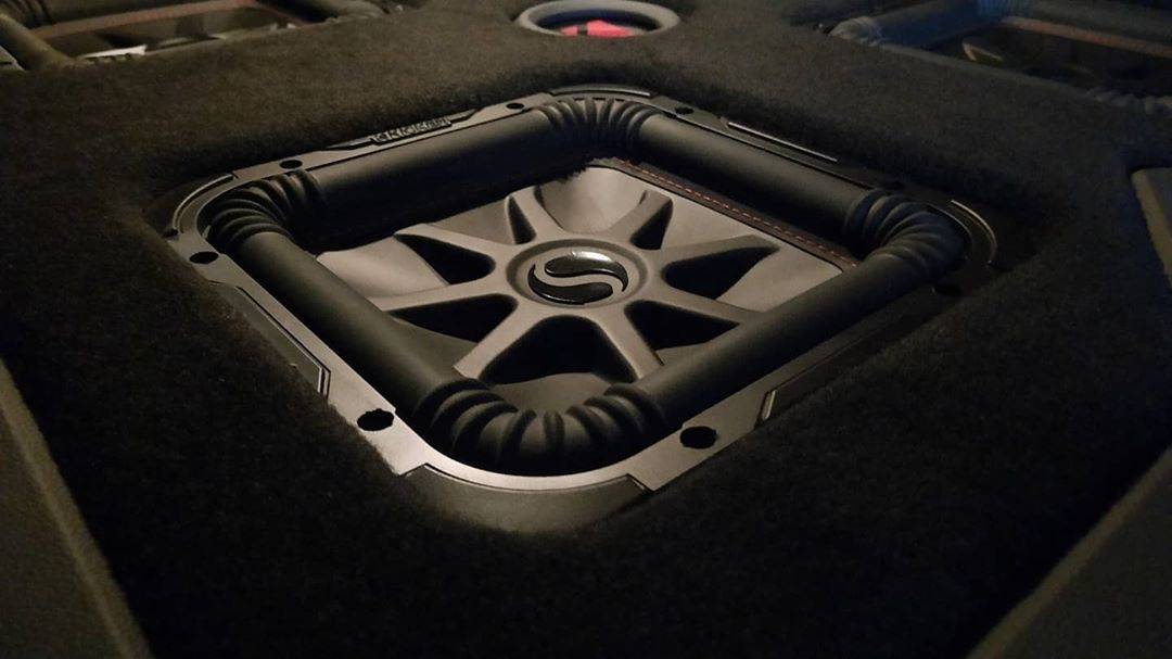 PASMAG's tweet photo. Audio Industries in South Africa built this sublime system with @KICKERaudio KXA amplifiers and L7S subs. What a stunner!
#pasmag #kickeraudio #caraudio #carstereo #audioindustriessouthafrica #planetworldsouthafrica #12volt #squaresubs #solobaric #woofergram https://t.co/Qerxi08QII