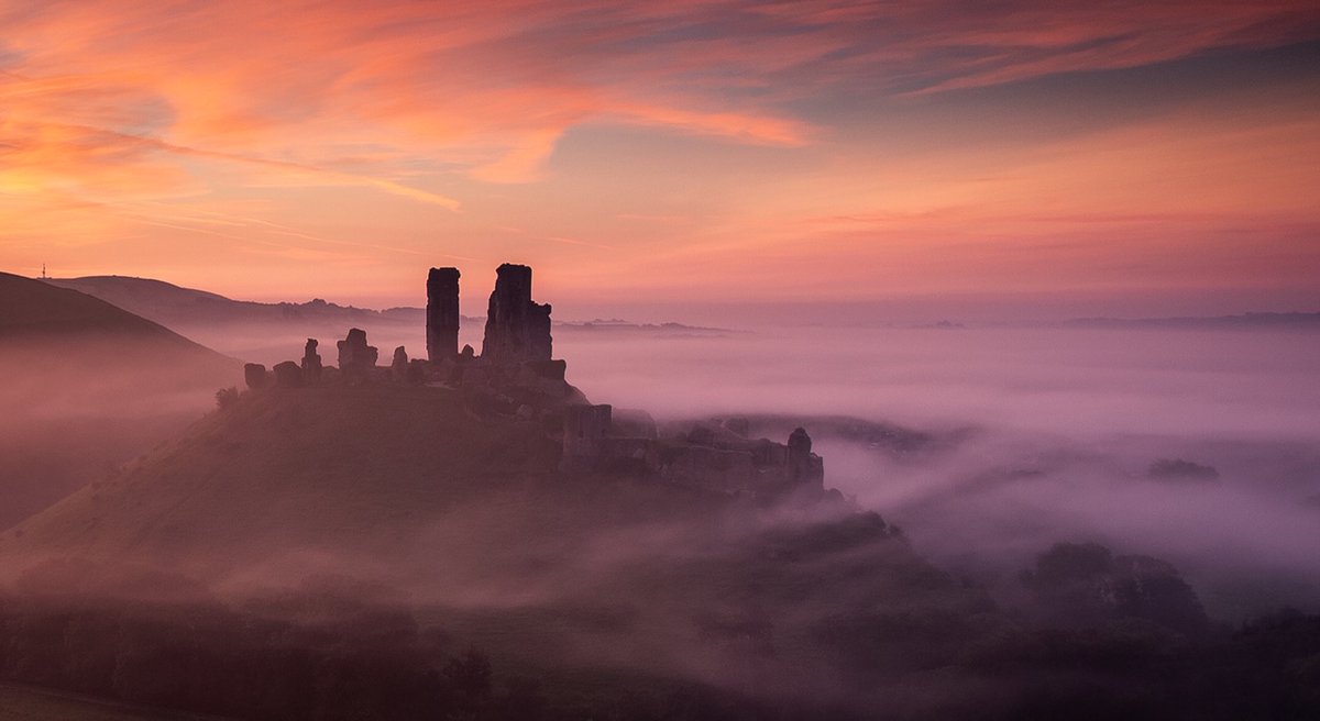 GHR_SouthCoast's tweet photo. Always a special moment watching #CorfeCastle appearing out of the morning mist.
π· @Matt_Pinner
#wave105window https://t.co/0vVKCiGKhk