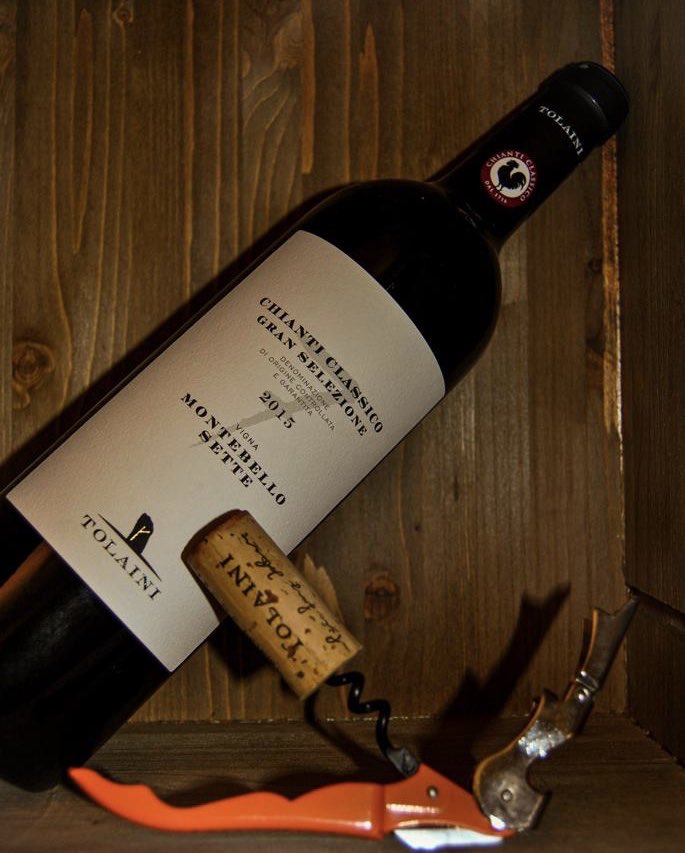 Montebello Sette è il nostro Chianti Classico Gran Selezione, grazie all’annata 2015 è un vino di grande struttura e potenza  ma il tutto accompagnato da eleganza e complessità. 🍷✨#tolaini #tolainiwines #granselezione #montebellosette