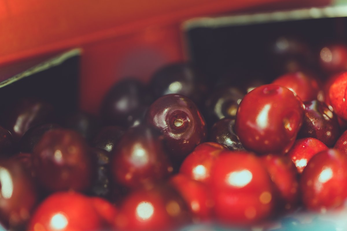 PicotaCherries's tweet photo. #jertepicotacherries are 100% natural and grown with no additives, which makes them the perfect fruit to enjoy during the peak of the summer season.
#pickapicota https://t.co/KuZHIXodsI