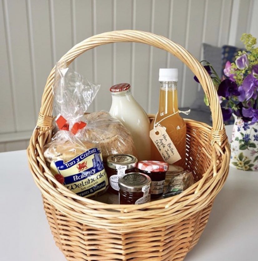 Do you have a holiday home, a B&amp;B or an Airbnb? Our products make the perfect addition to any welcome pack and will no doubt please your guests.🧺 Check out the options at welshcakes.com 

📸 Hen Berllan Shepherds Hut