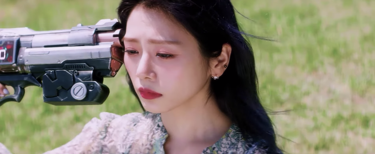 softyooh's tweet photo. THEORY:JIU was the only 1 aware of how to end the mind traps they were in - end the illusionary versions of themselves in their own individual mind trap but she was the last 1, left alone in her own mindtrap #RoSEBlue #DreamcatcherRoSEBlue #드림캐쳐 #Dreamcatcher @hf_dreamcatcher https://t.co/soe4Xtqttj