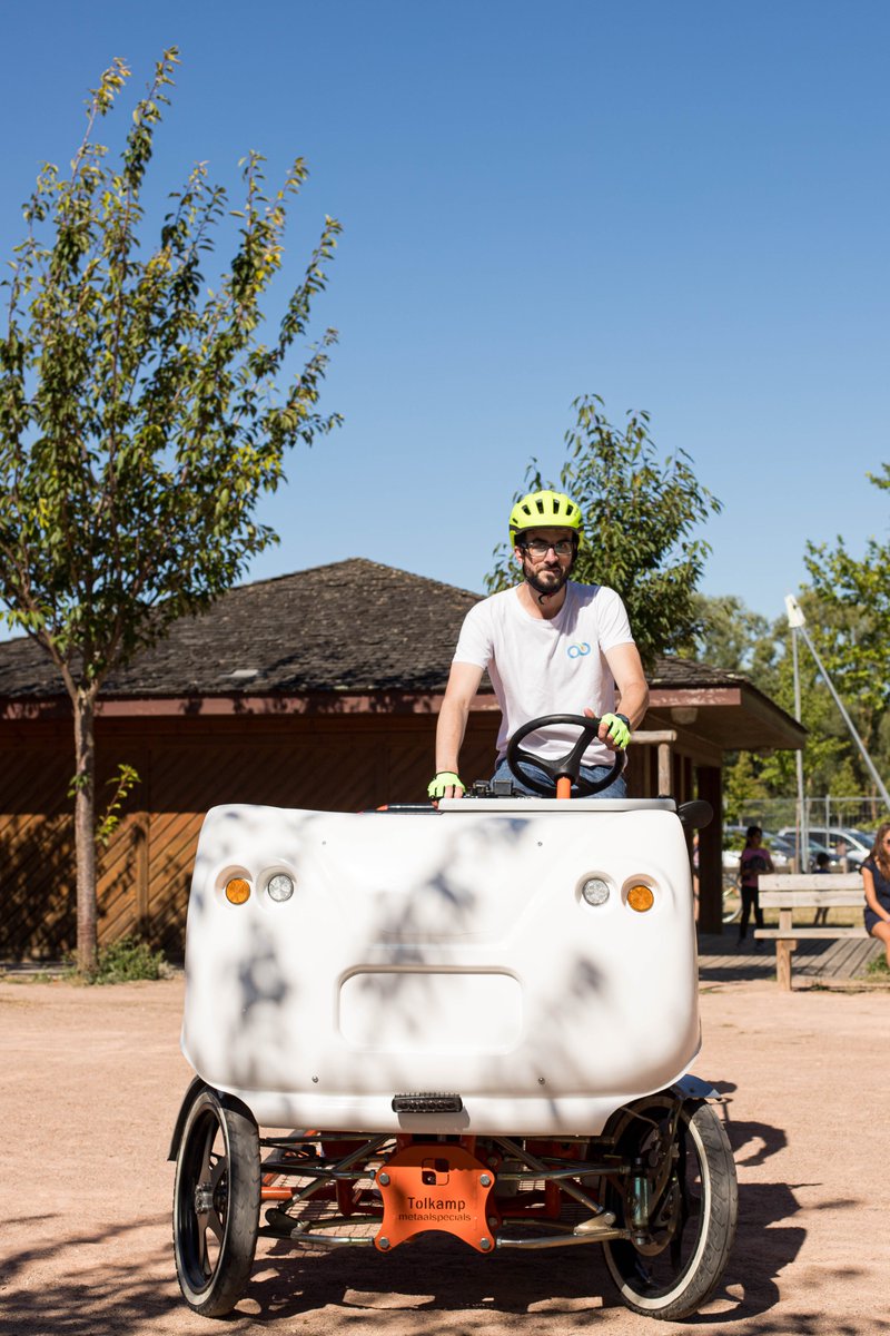 S'Cool Bus tweet media