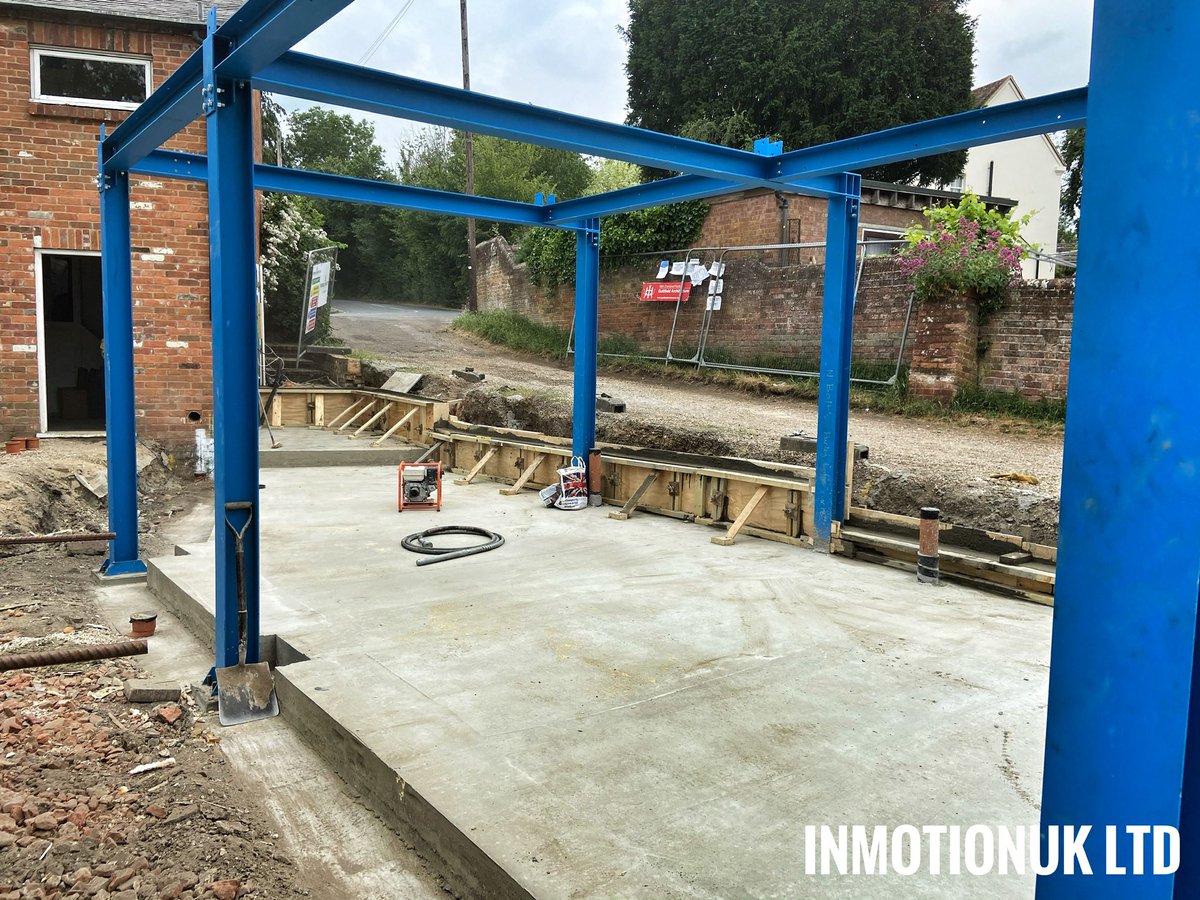 inmotion_uk's tweet photo. Foundations, Drainage &amp; Retaining wall we completed last month for a returning client of ours. 

#foundations #groundworks #construction #concrete #formwork #retainingwall #slab https://t.co/WUdcACZ76K