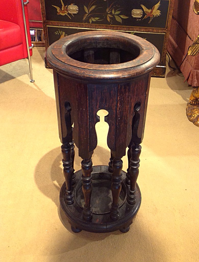 eversleybarn's tweet photo. #artsandcrafts #artsandcraftsfurniture #libertysstickstand #stickstand #gothicrevivalfurniture #crickettable #antiquefurniture #antiquetables #hallbench #hantsantiqueshops #antiquecentreshants #berksantiques #surreyantiques https://t.co/Tu9ZUsQLKA https://t.co/0HHFU7ack0