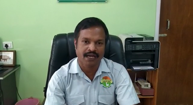 ANI's tweet photo. Assam: Due to floods, 80% of Kaziranga National Park is submerged in water. P Sivakumar, Director, Kaziranga National Park says, "So far, 66 animals have died and 170 animals were rescued." https://t.co/sWhojRBUmG