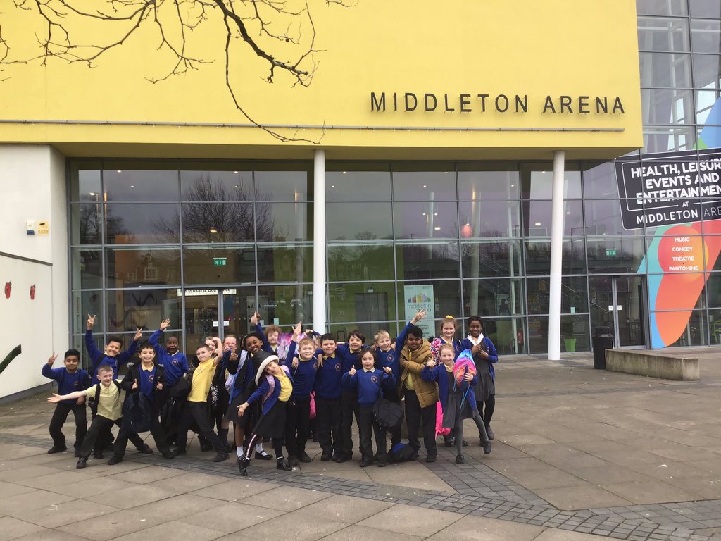MrsJones3J's tweet photo. Here we are on our last day of swimming lessons. You were all fantastic and gained so much confidence in the water. Every single child improved week on week and it was definitely a highlight of the year. Another moment to be very proud of 3J 🐠 🏊‍♀️ @HollinPrimary @Y3MrsBurns https://t.co/aPIeHQHqwu