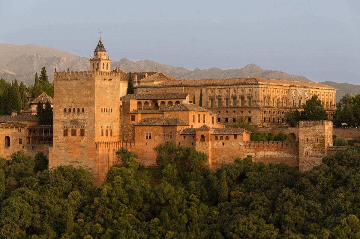 fouwzi's tweet photo. The Mosque of Cordoba. The majestic building was commissioned by #AbdulRahman I #Andulusia around AD785 as a symbol of the cultural embodiment of once vibrant, tolerant & Islamic architecture. Today is a desecrated & turn into a catholic cathedral. So let's remember that. https://t.co/cG88qdVHO1