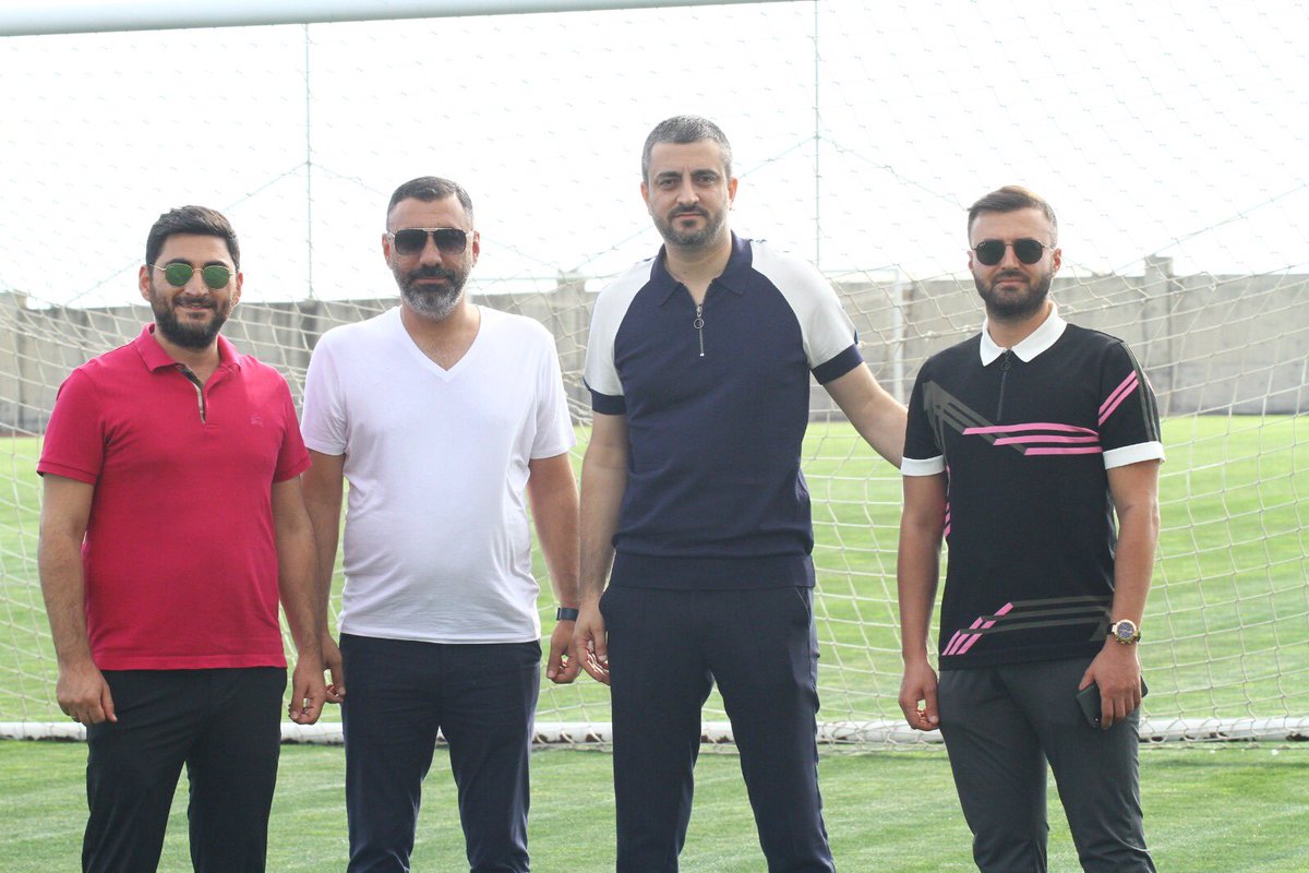 Saygıda mecbur sevgide özgürsünüz.