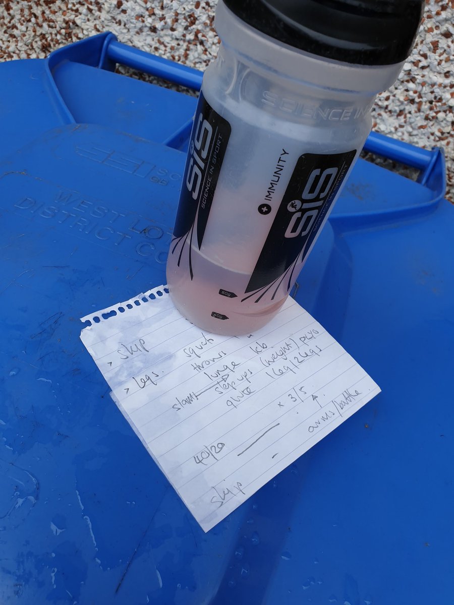 DRMSport's tweet photo. Didn't feel like THAT at all...but thought better to get done early(ish!)
Jump rope (2x500), leg circuit & some battle ropes DONE 💪
Most calories burnt? Definitely felt that way 🤮
Ready for the rest of the day now...
#mentalfitness 💚
#lockdownphys #coronahair https://t.co/44GufNwFJh