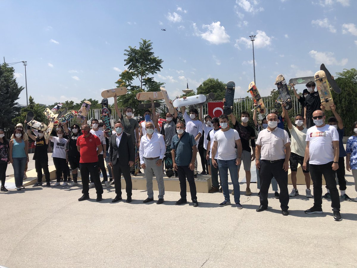 kaykayfed's tweet photo. Sayın Genel Müdür Yardımcımız Murat Kocakaya’nın katılımlarıyla gerçekleştirdiğimiz 15 Temmuz Demokrasi ve Milli Birlik Günü StreetAnkara etkinliğimiz ödül töreninin ardından tamamlanmıştır. @gencliksporbak @kasapoglu @hamzayerlikaya @mehbaykan @kocakaya_murat @sedatcelenk https://t.co/rZVowxTXnH