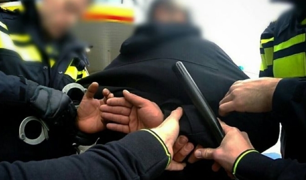 Man (18) uit Papendrecht opgepakt voor negeren bevel politie - ..