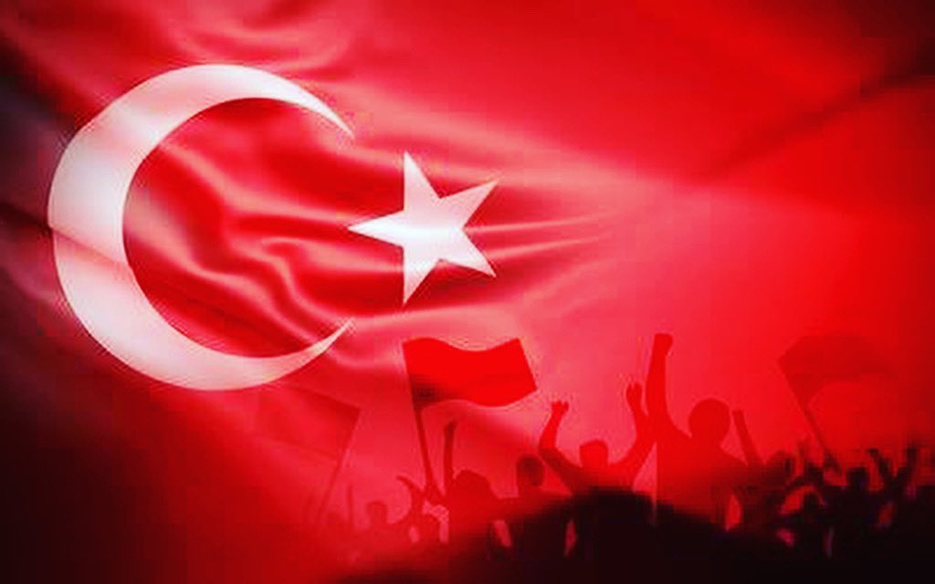 Vatan için gözünü kırpmadan göğsünü siper eden koca yürekli kahraman şehitlerimizi saygı ve minnetle anıyorum 🇹🇷 #15temmuz #demokrasivemillibirlikgünü