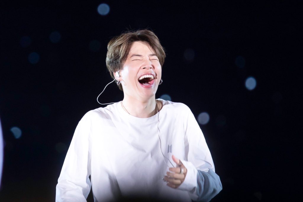 Jimin: "let's stop laughing i can't see while laughing" .. -A devastating thread