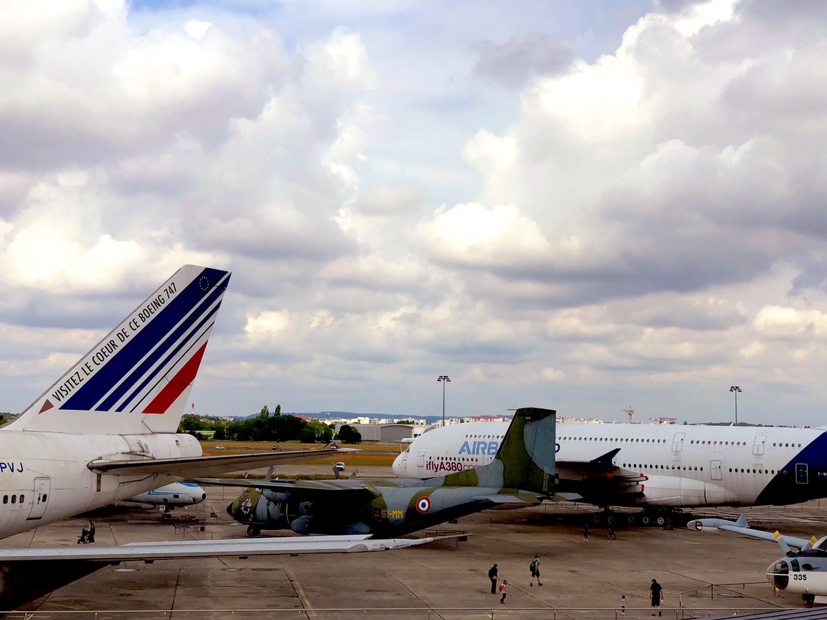 yuzhang_muse's tweet photo. Un tarmac accessible à tous !
#DestinationAirEspace @MuseeAirEspace 
p.s. Here comes the 🌞 🎶 https://t.co/GsK7PAovOc
