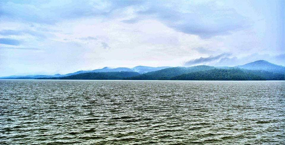 ComebackKCR's tweet photo. The Beautiful Kadem Dam, Adilabad😍👌

Pics :  Santhosh Kumar 💐

#Telangana https://t.co/nK3ypdODj7